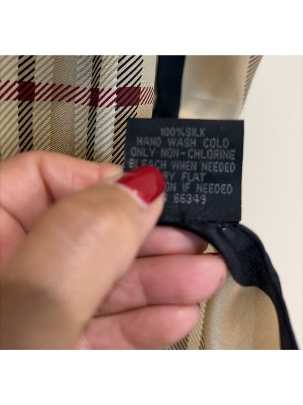 V. Fraas 100% Silk Plaid Silk Scarf 71 X 13" Beige Red Black Old Money Luxury - Picture 4 of 8